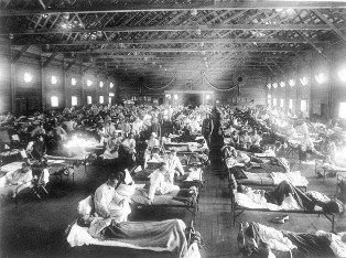 a black and white photo of a spanish flu hospital in 1918